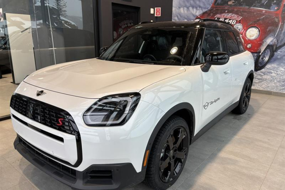 2026 MINI Countryman - Image 1
