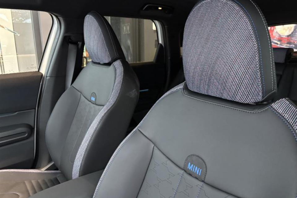 2026 MINI Countryman - Image 9