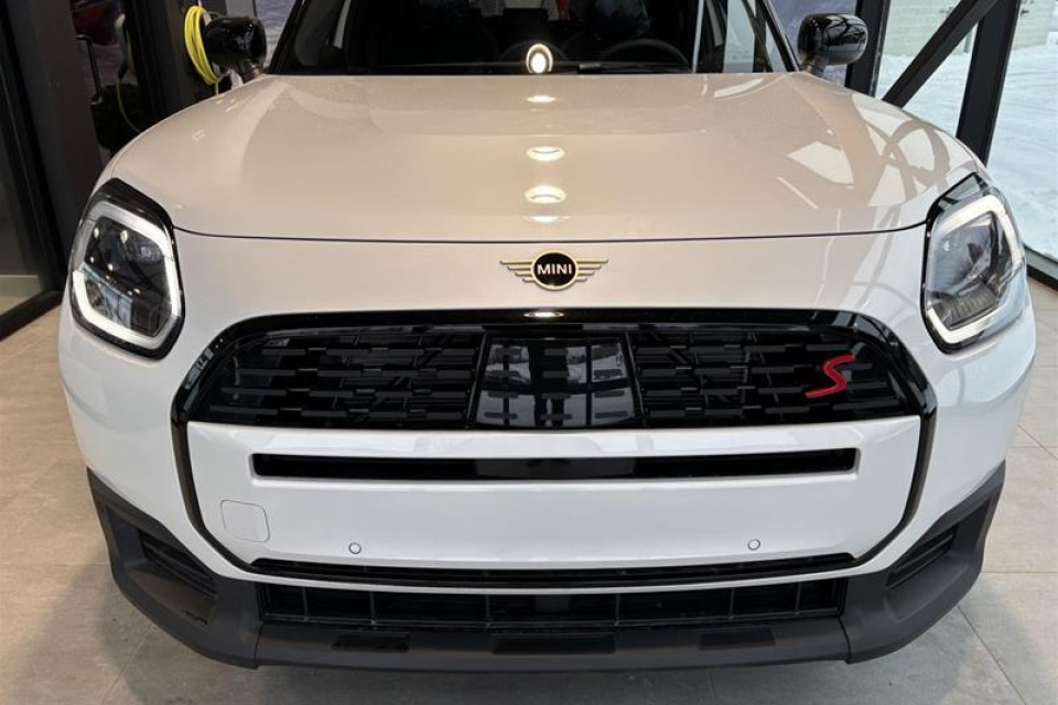 2026 MINI Countryman - Image 12