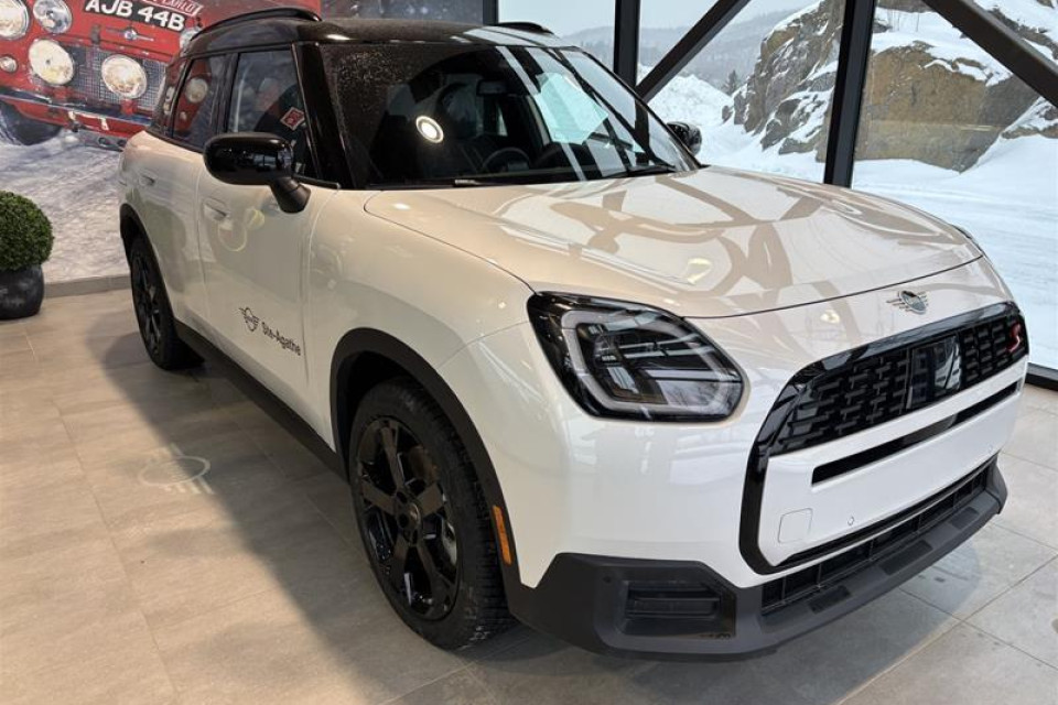 2026 MINI Countryman - Image 14