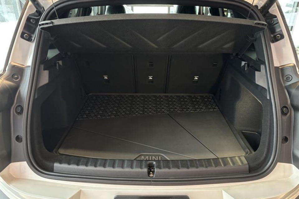 2026 MINI Countryman - Image 16