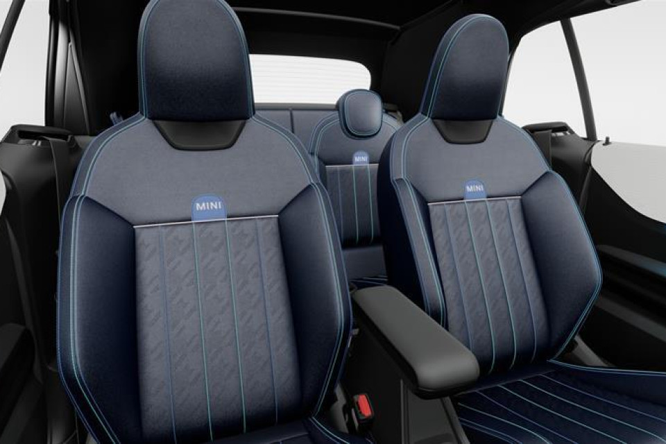 2026 MINI Convertible - Image 11