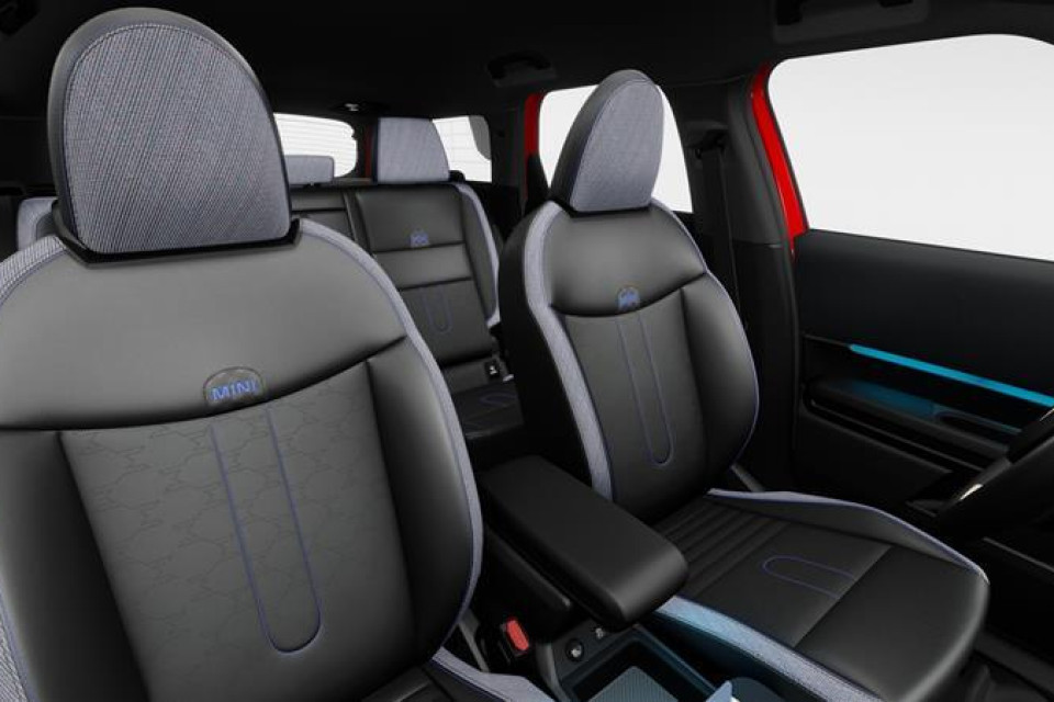 2026 MINI Countryman - Image 12