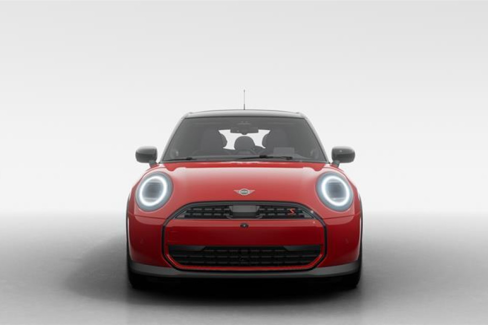 2026 MINI 5 Door - Image 3