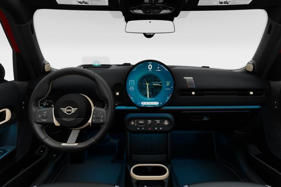 2026 MINI 5 Door - Image 10