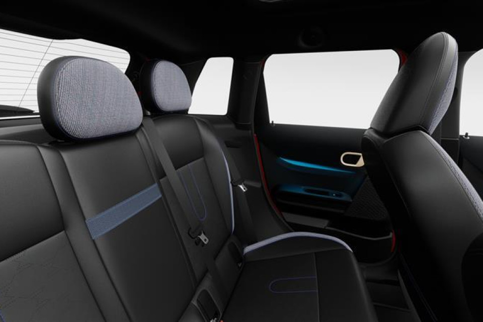 2026 MINI 5 Door - Image 12