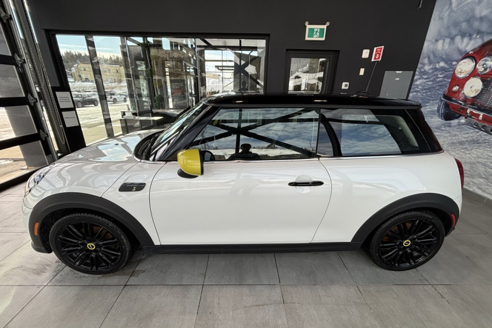 2023 Mini Cooper - Image 2