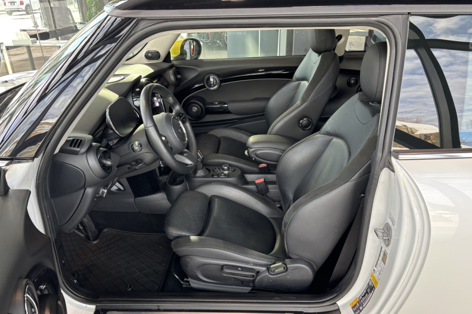 2023 Mini Cooper - Image 11