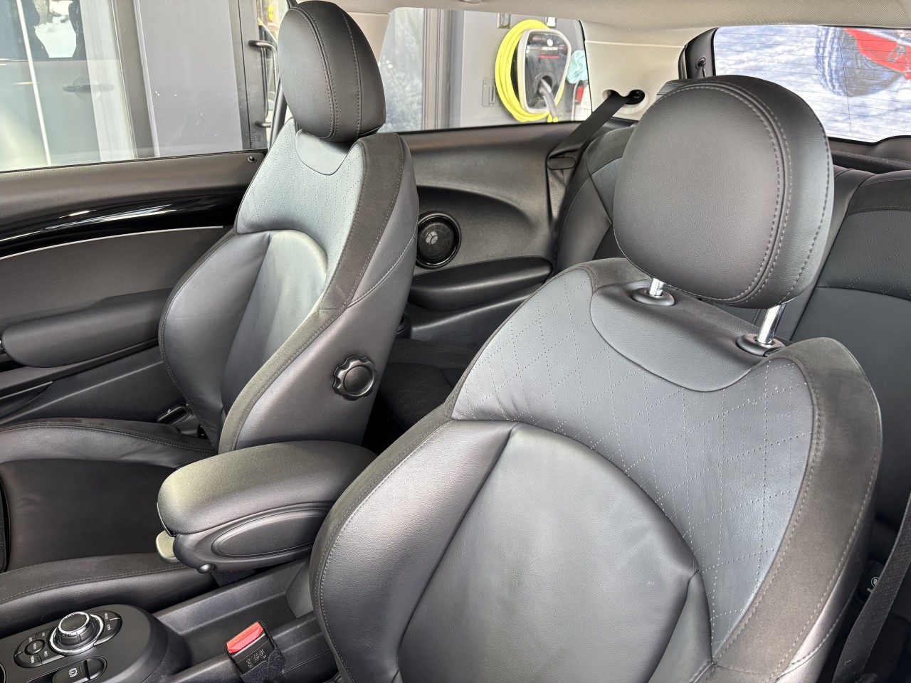 2023 Mini Cooper - Image 12