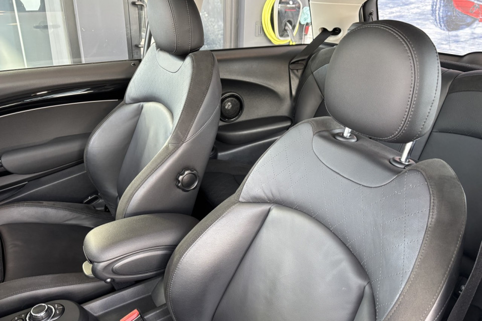 2023 Mini Cooper - Image 12