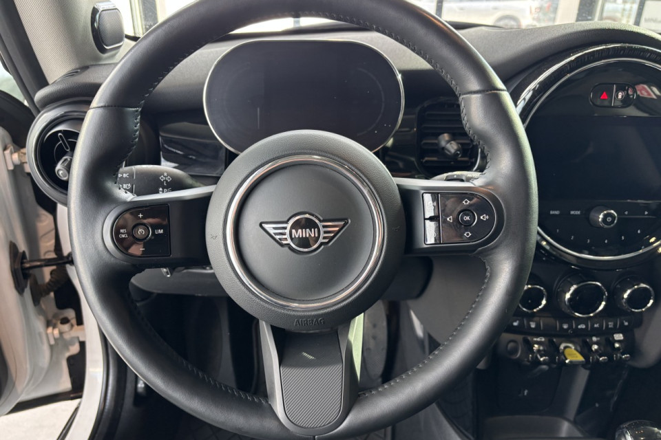 2023 Mini Cooper - Image 15