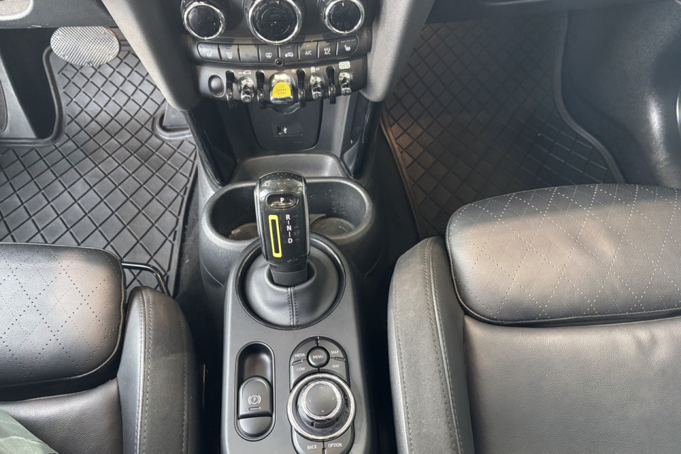 2023 Mini Cooper - Image 16