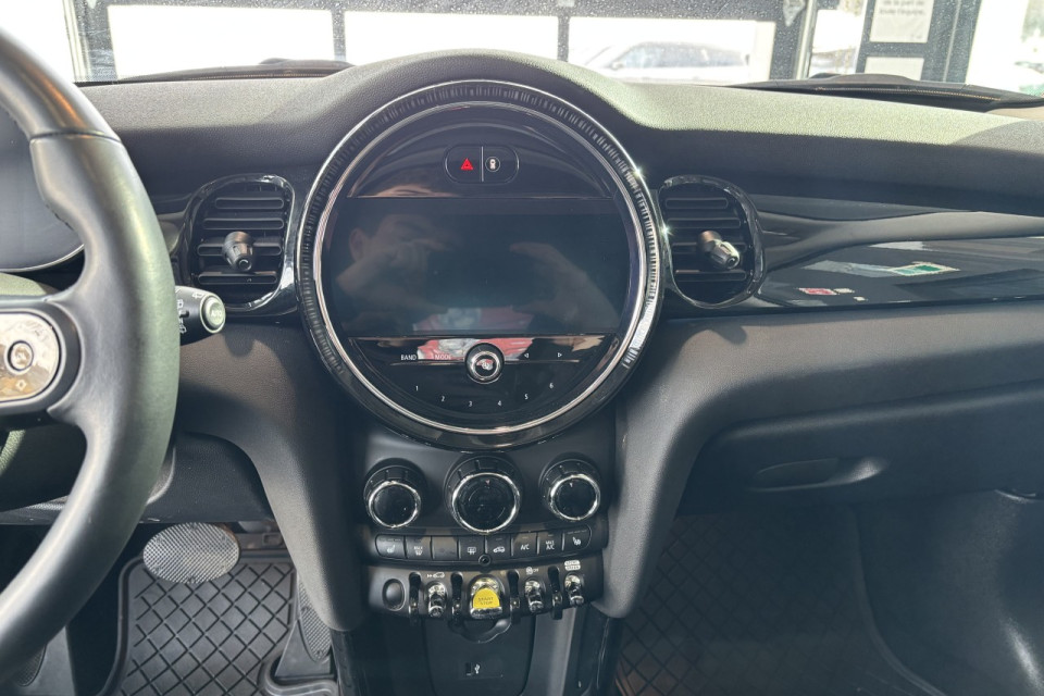 2023 Mini Cooper - Image 17