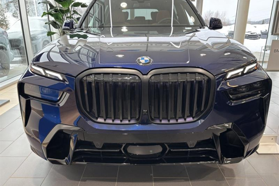 2026 BMW X7 - Image 16