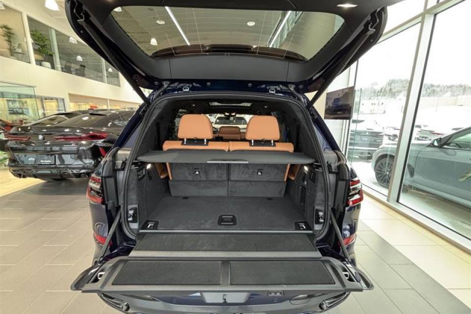 2026 BMW X7 - Image 19