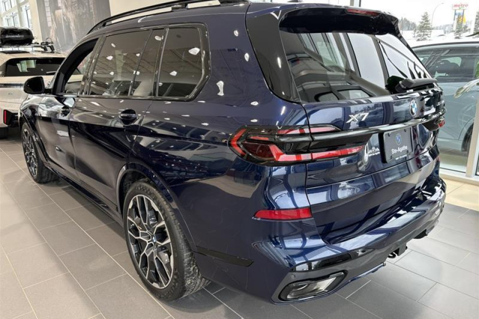 2026 BMW X7 - Image 22