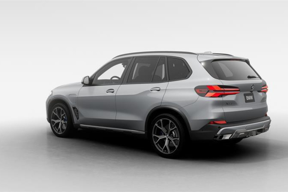 2026 BMW X5 - Image 2