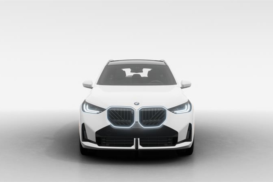 2026 BMW X3 - Image 3