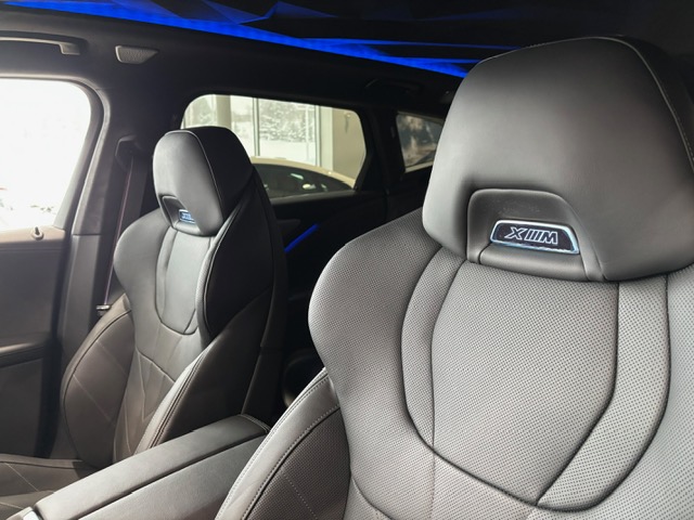 2026 BMW XM - Image 13