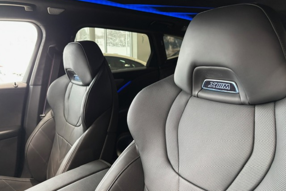 2026 BMW XM - Image 13