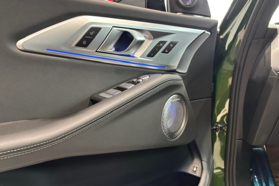 2026 BMW XM - Image 16