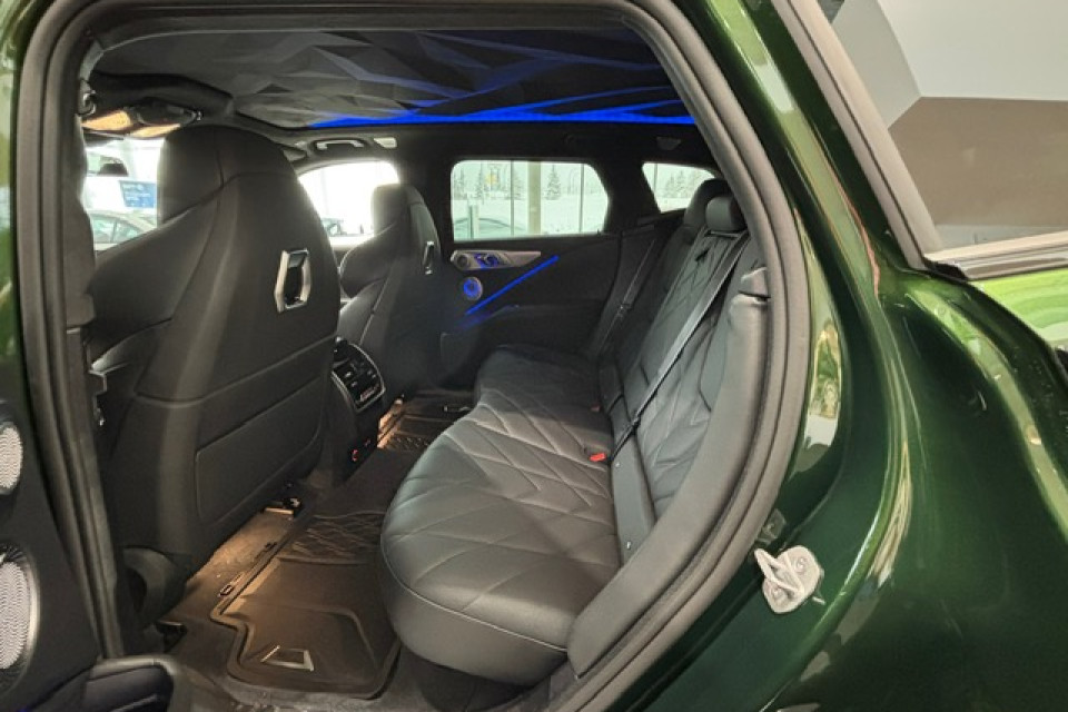 2026 BMW XM - Image 11