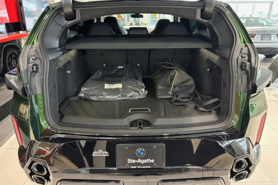 2026 BMW XM - Image 4