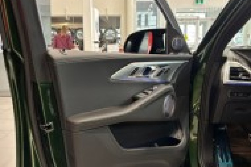 2026 BMW XM - Image 22