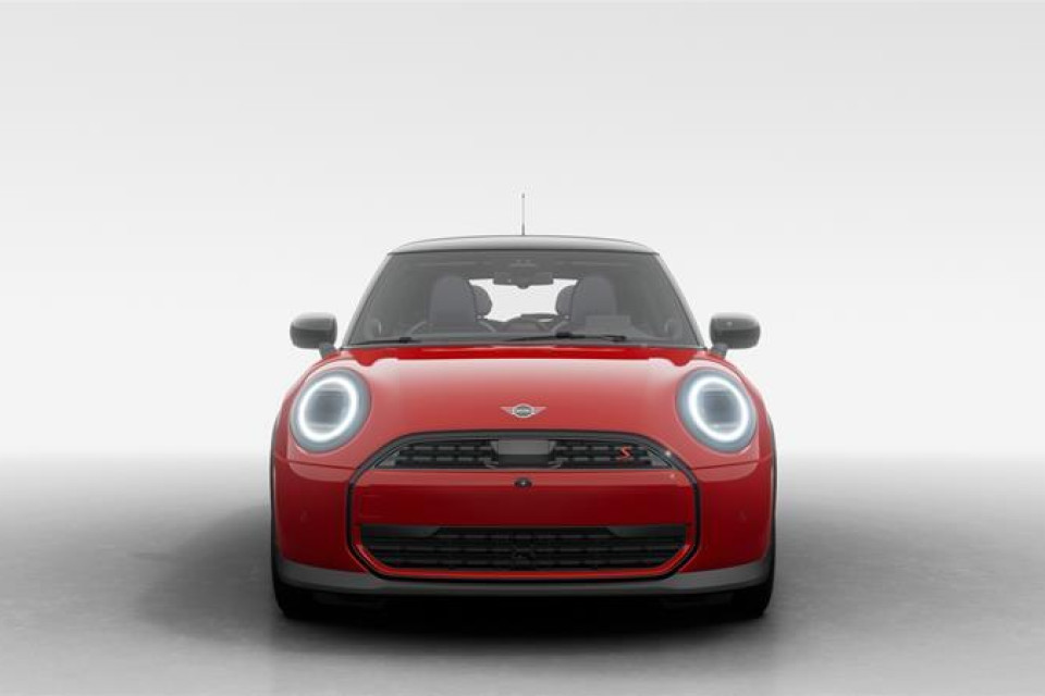 2026 MINI 3 Door - Image 3