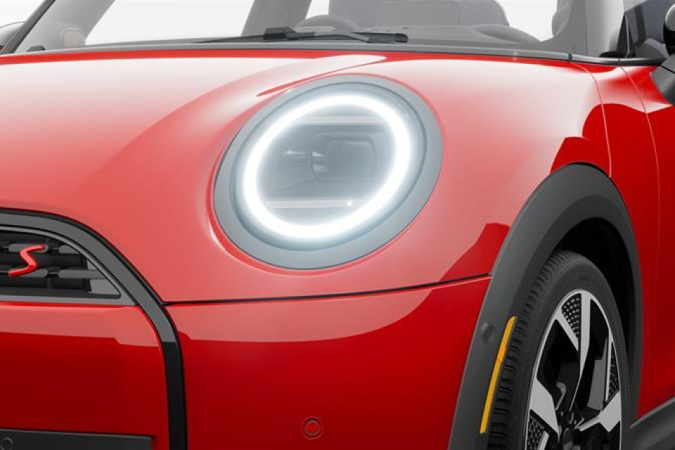 2026 MINI 3 Door - Image 6