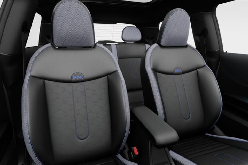 2026 MINI 3 Door - Image 11