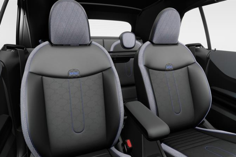 2026 MINI Convertible - Image 11