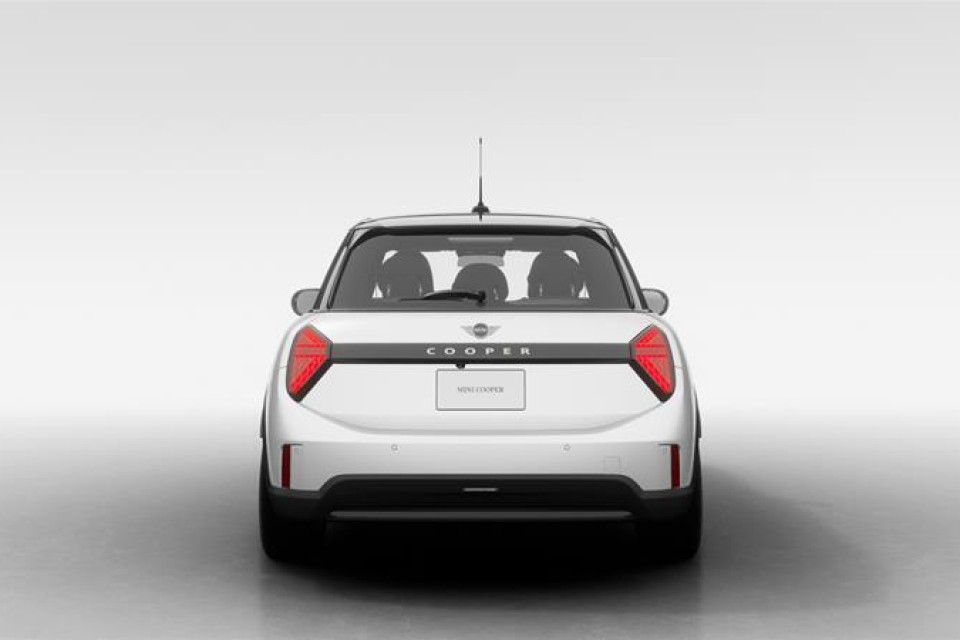 2026 MINI 5 Door - Image 5