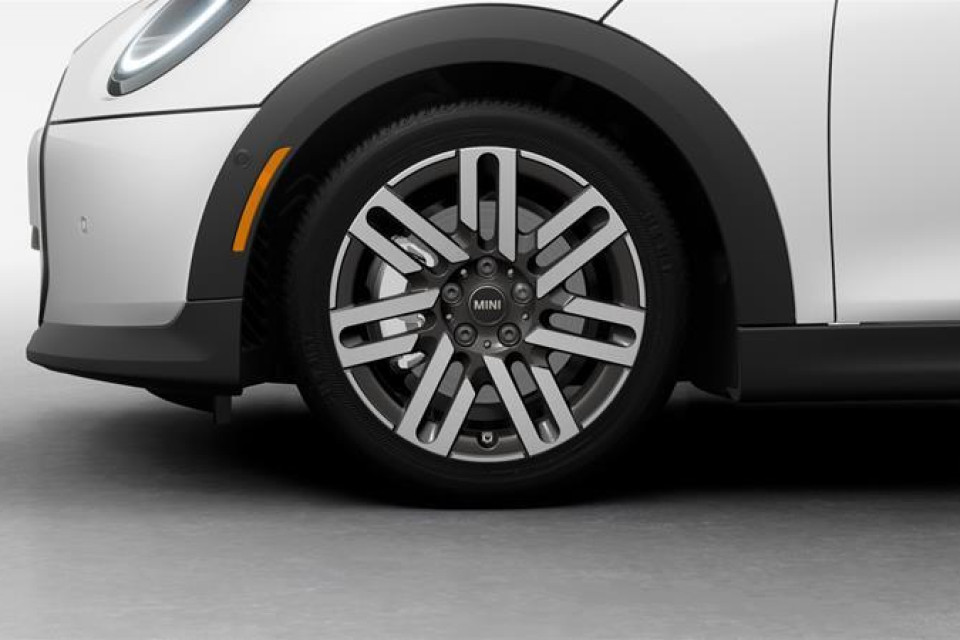 2026 MINI 5 Door - Image 7