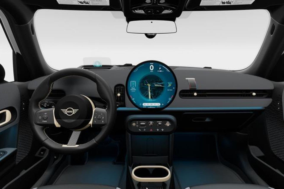 2026 MINI 5 Door - Image 10