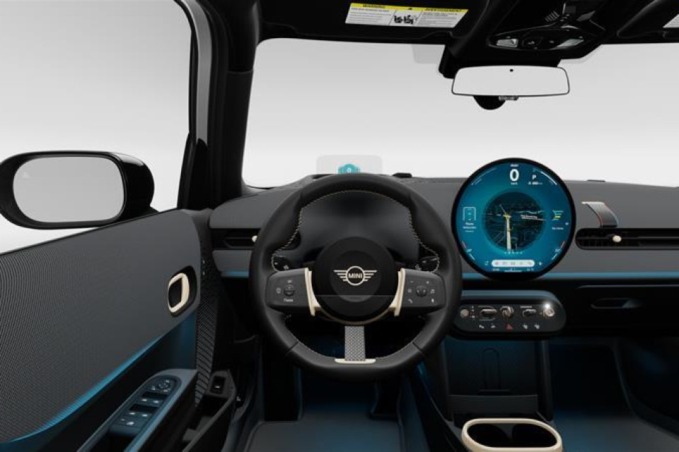 2026 MINI 5 Door - Image 13