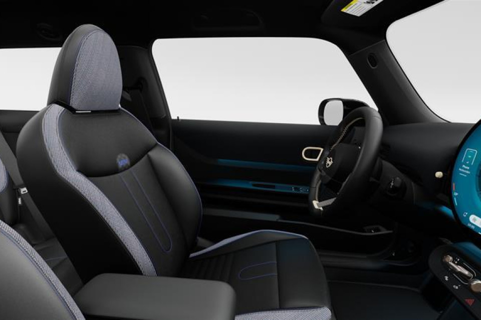 2026 MINI 3 Door - Image 2