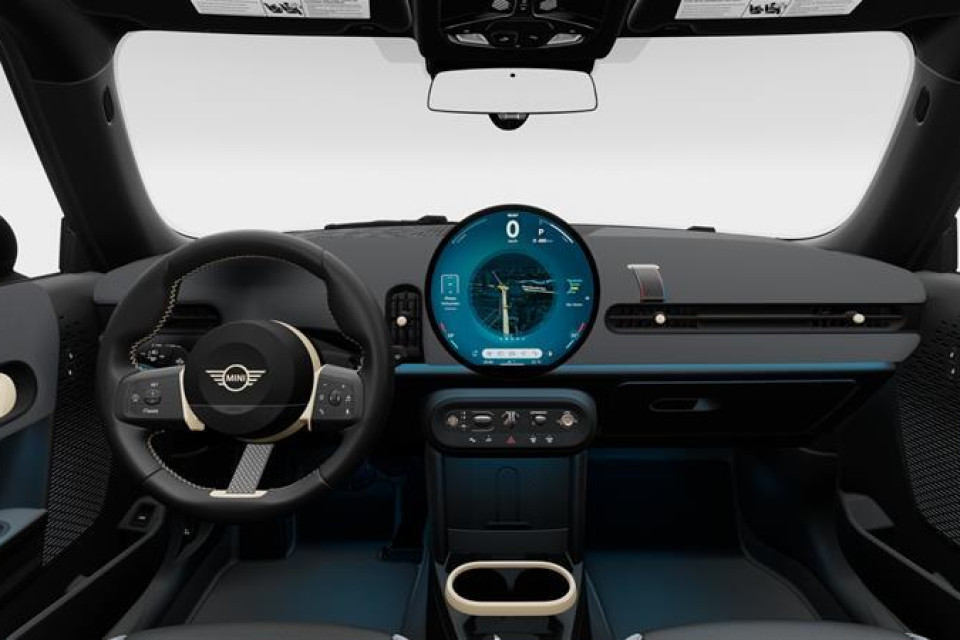 2026 MINI 3 Door - Image 3