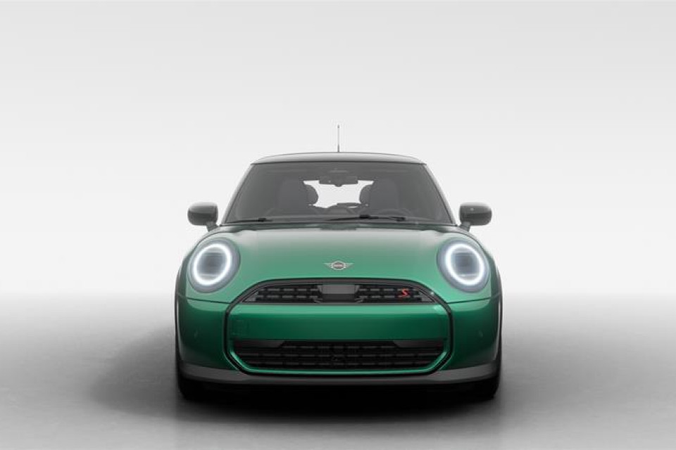 2026 MINI 3 Door - Image 9