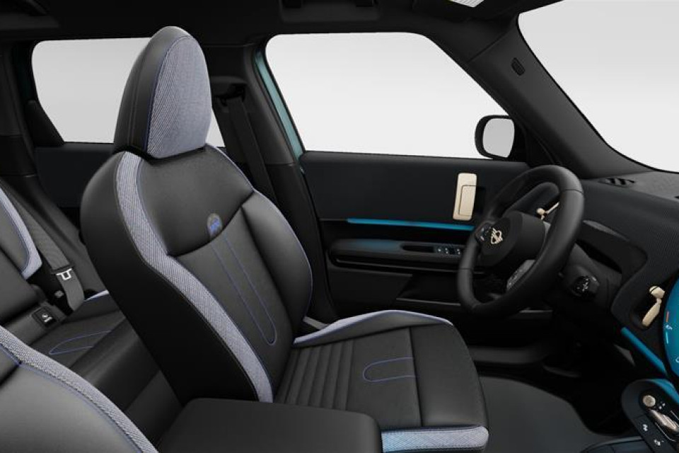 2025 MINI Countryman - Image 9