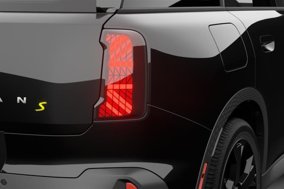 2025 MINI Countryman - Image 8