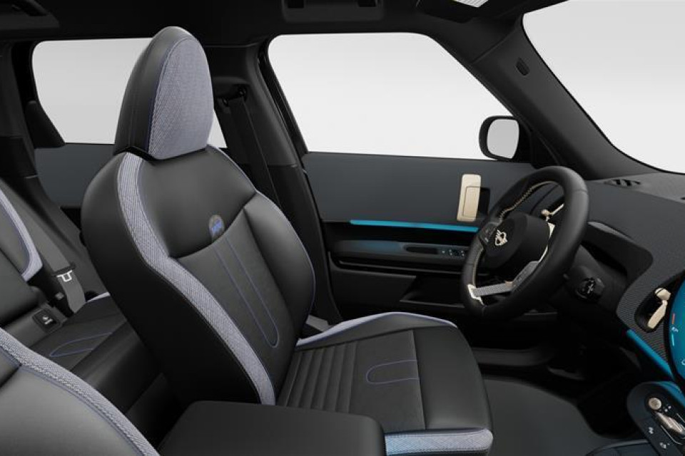 2025 MINI Countryman - Image 9