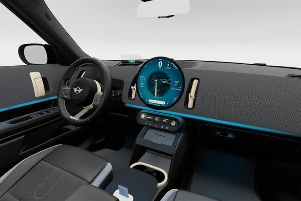 2025 MINI Countryman - Image 12