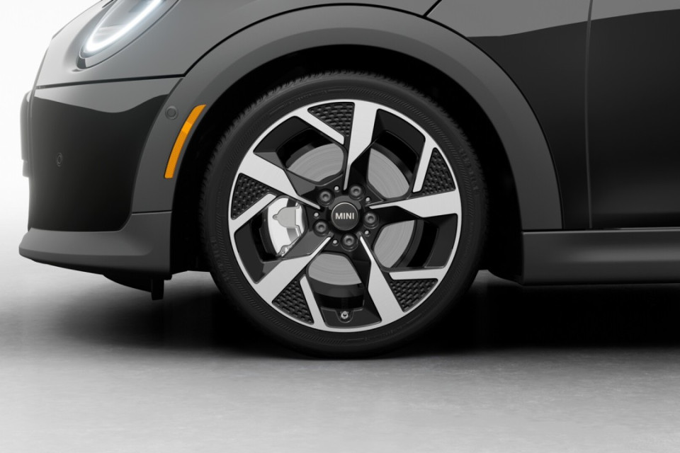2026 MINI 3 Door - Image 7