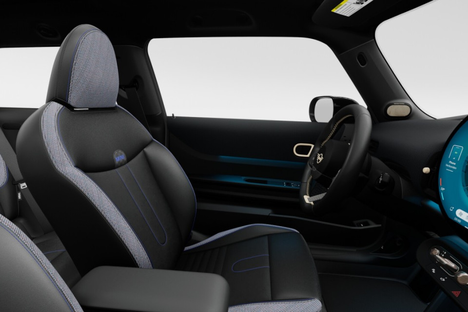 2026 MINI 3 Door - Image 9