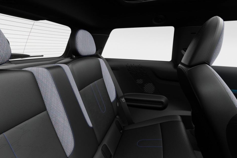 2026 MINI 3 Door - Image 12