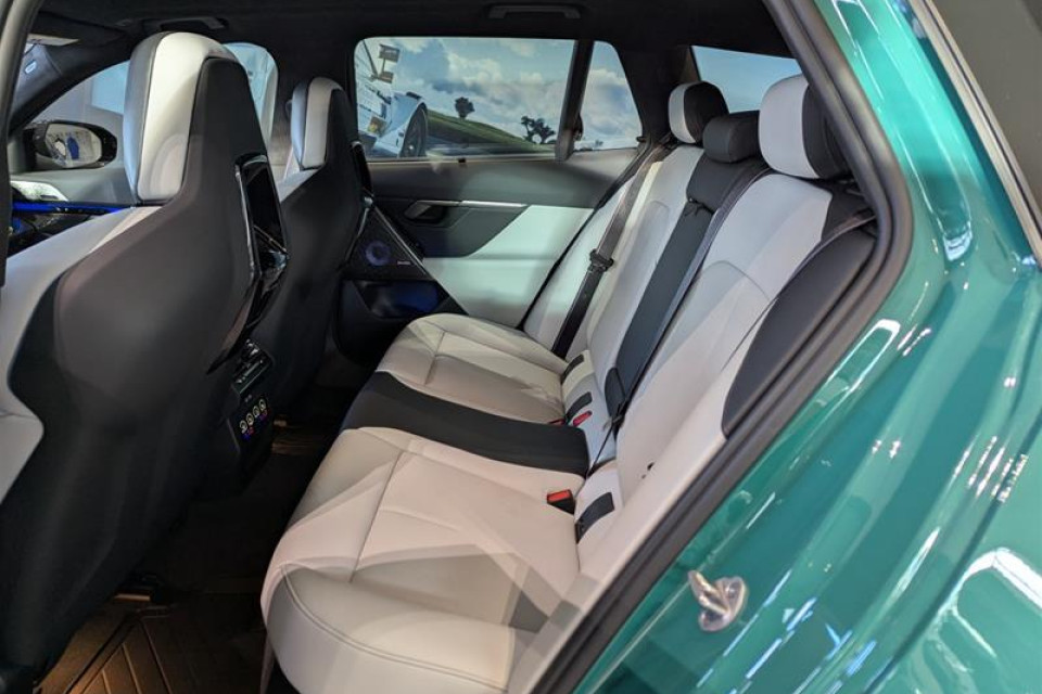 2026 BMW M5 - Image 8