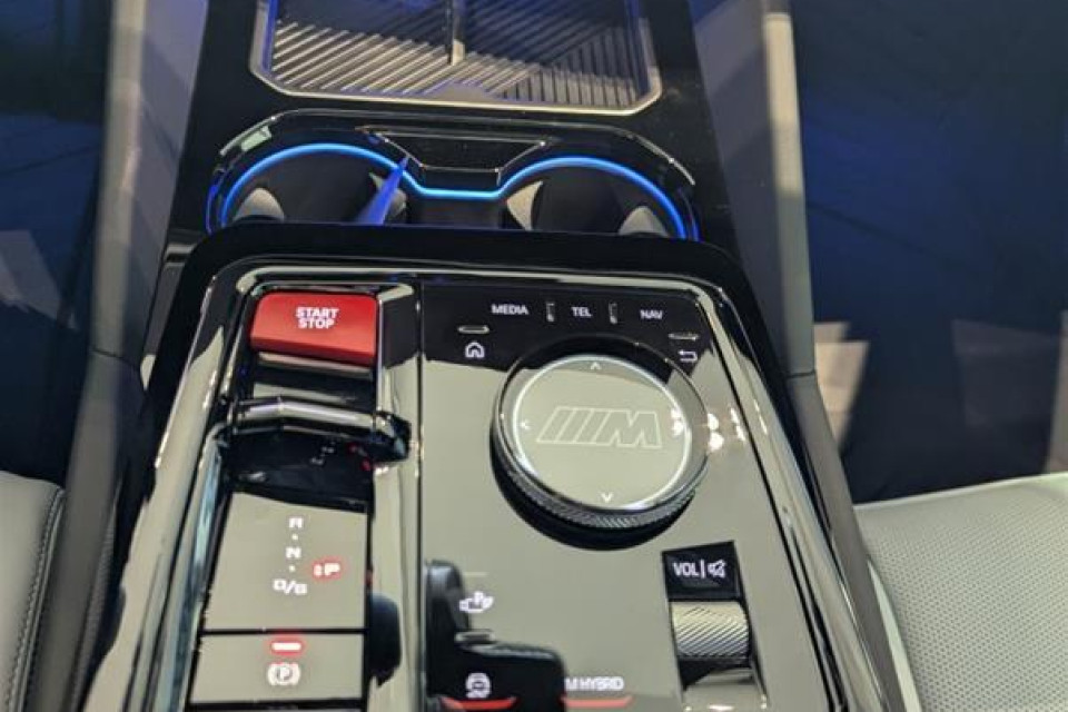 2026 BMW M5 - Image 13