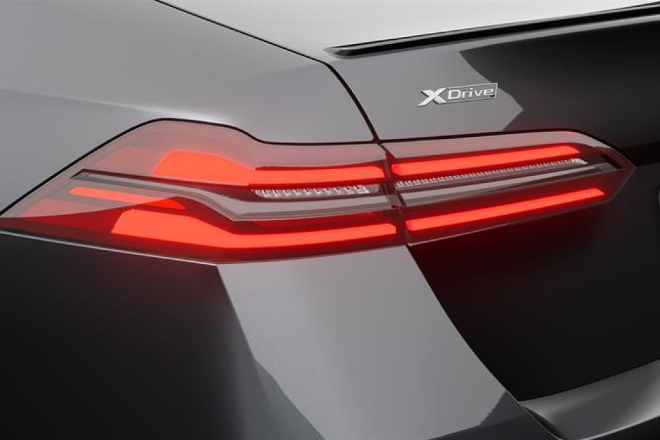 2026 BMW 550e - Image 7