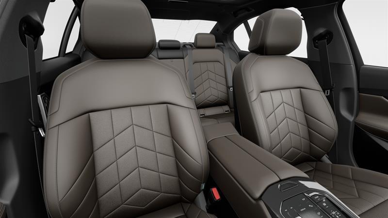 2026 BMW 550e - Image 13